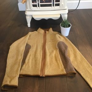 W’s Arc’teryx Medium Merino Wool Sweater.